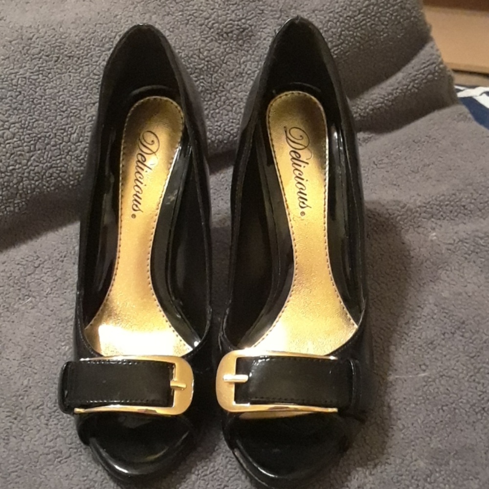 Delicious 4" heels open toe pumps